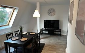 A&V Apartments Schoene Dachgeschoss Wohnung Apt Sterne