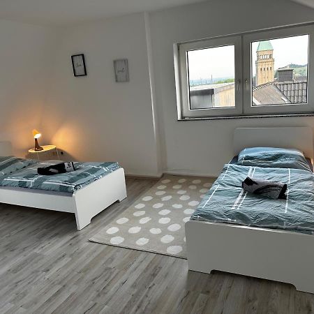 A&V Apartments Schoene Dachgeschoss Wohnung Apt Sterne Gelsenkirchen Buitenkant foto