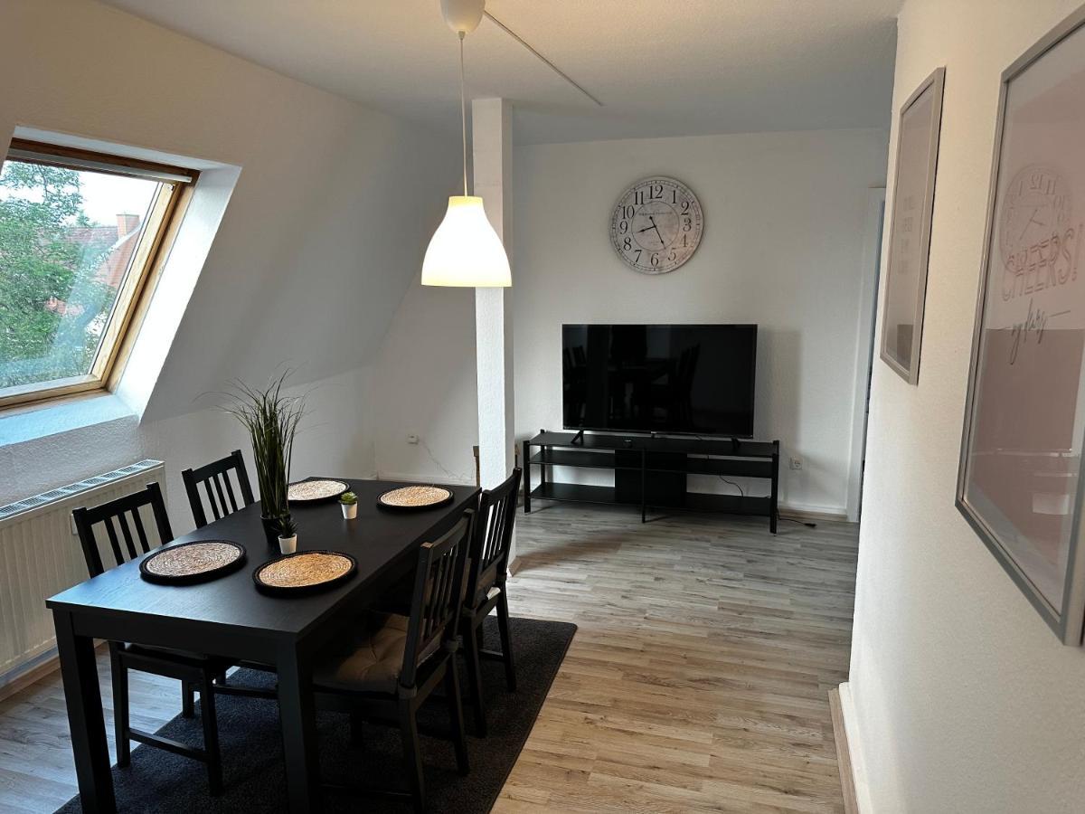 A&V Apartments Schoene Dachgeschoss Wohnung Apt Sterne Gelsenkirchen Buitenkant foto