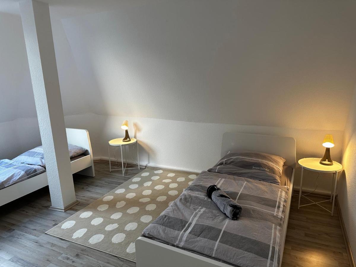 A&V Apartments Schoene Dachgeschoss Wohnung Apt Sterne Gelsenkirchen Buitenkant foto