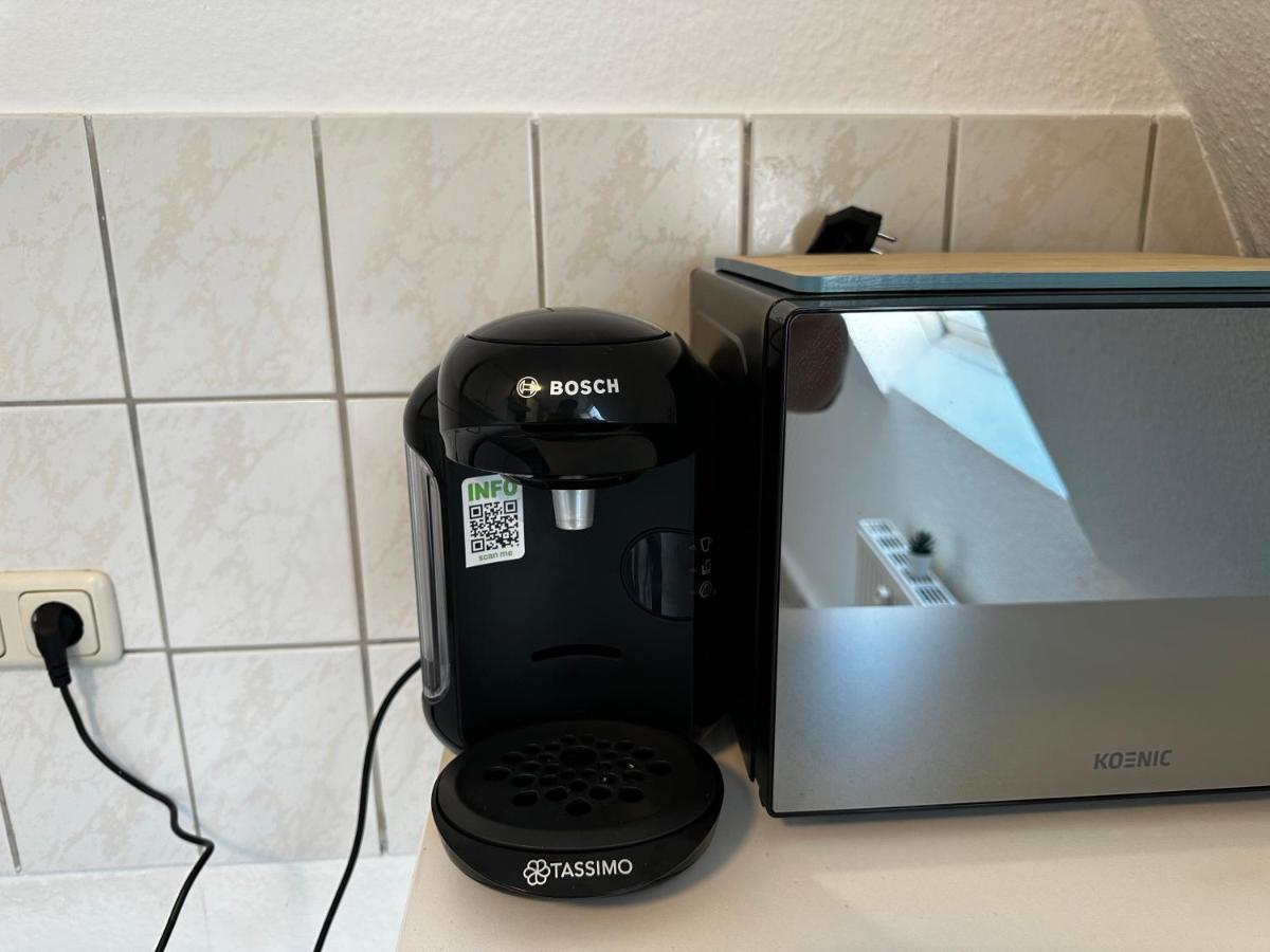 A&V Apartments Schoene Dachgeschoss Wohnung Apt Sterne Gelsenkirchen Buitenkant foto